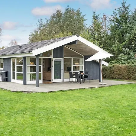 別荘 Three-bedroom Holiday In