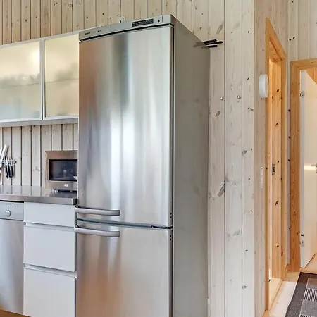 Three-bedroom Holiday In Hals