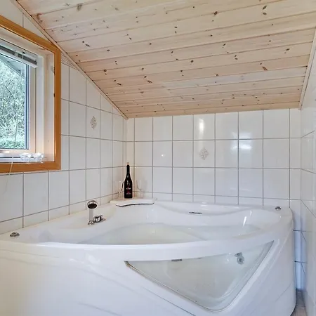 Three-bedroom Holiday In 別荘