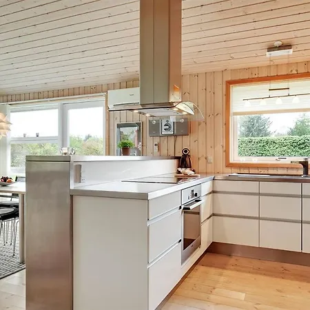 Three-bedroom Holiday In Hals
