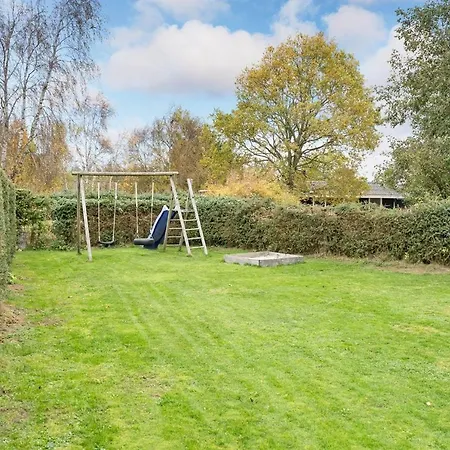 Three-bedroom Holiday In * Hals