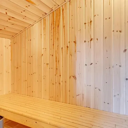 Three-bedroom Holiday In 別荘 Hals