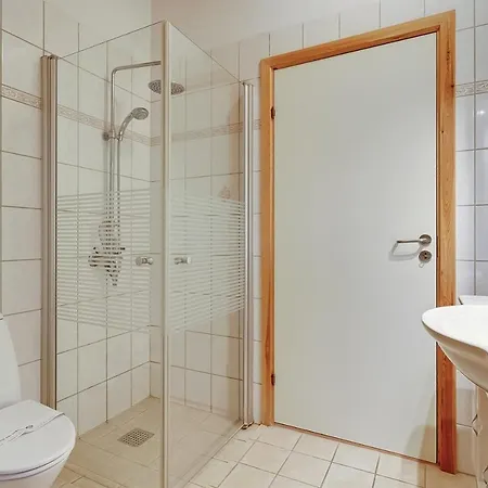 Three-bedroom Holiday In Hals